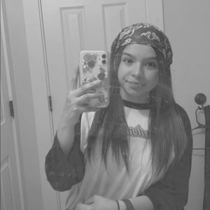 Meet your Posher, Leticia